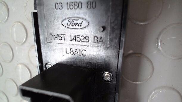 Foto: FENSTERHEBERSCHALTER eines Ford Focus 1.6 16V