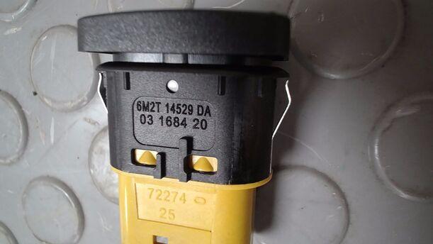 Foto: FENSTERHEBERSCHALTER eines Ford Focus 1.6 16V