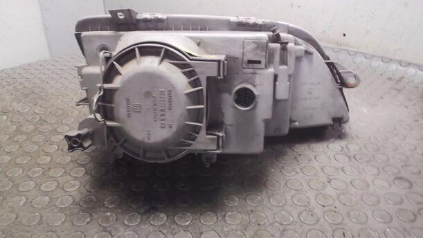 Foto: SCHEINWERFER LINKS (CARELLO) eines Opel Omega Caravan LS