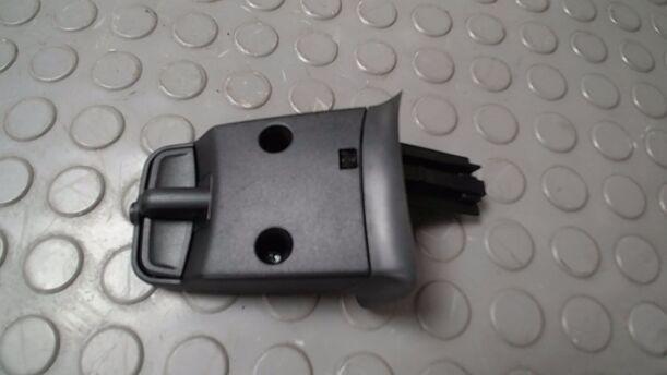 Foto: SCHALTER RADIOBEDIENUNG eines Ford Focus 1.6 16V LS