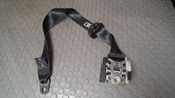 Foto: SICHERHEITSGURT VORN RECHTS ( 4/5 TÜRER ) eines Ford Focus 1.6 16V LS