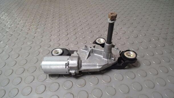 Foto: SCHEIBENWISCHERMOTOR HINTEN ( LIMOUSINE ) eines Ford Focus 1.6 16V LS