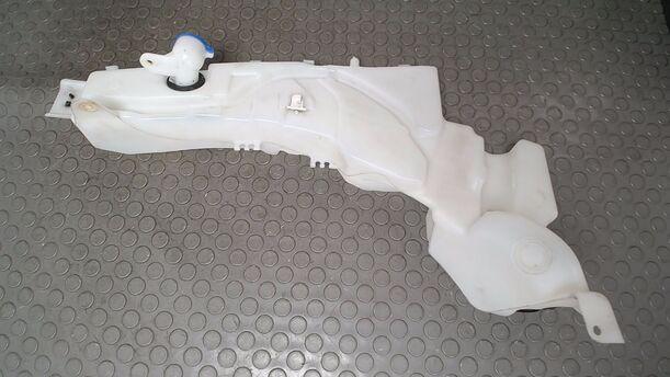 Foto: SCHEIBENWASCHBEHÄLTER eines Ford Focus 1.6 16V