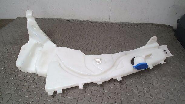 Foto: SCHEIBENWASCHBEHÄLTER eines Ford Focus 1.6 16V