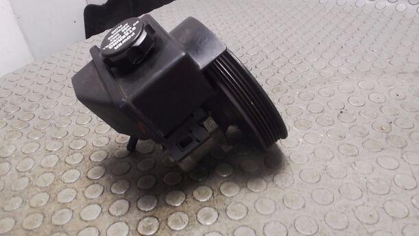 Foto: PUMPE SERVOLENKUNG eines Volvo 850 2.5-10V