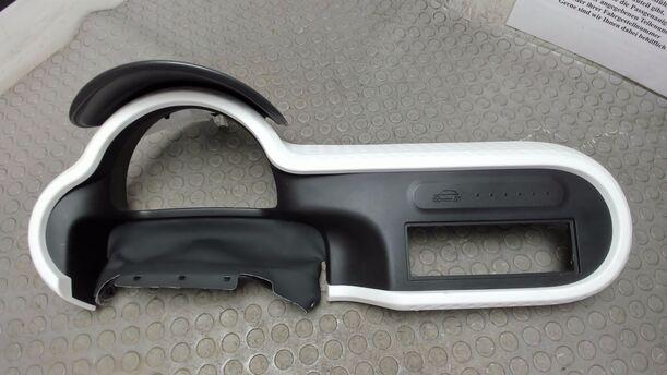 Foto: VERKLEIDUNG ARMATURENBRETT / TACHO eines Renault Twingo SCe 70