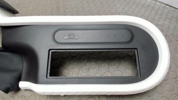 Foto: VERKLEIDUNG ARMATURENBRETT / TACHO eines Renault Twingo SCe 70