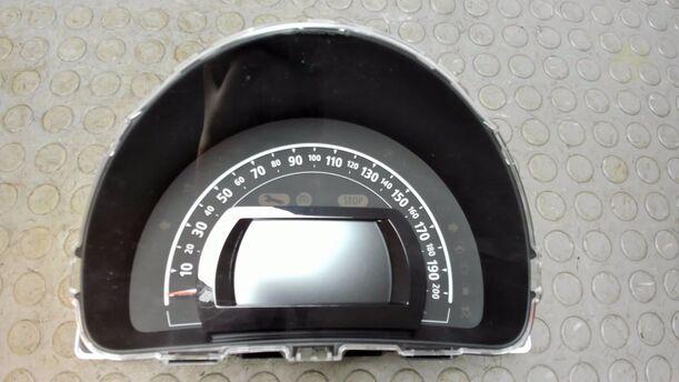 Foto: TACHOEINHEIT / KOMBIINSTRUMENT eines Renault Twingo SCe 70