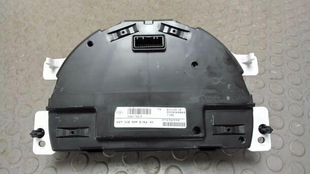 Foto: TACHOEINHEIT / KOMBIINSTRUMENT eines Renault Twingo SCe 70