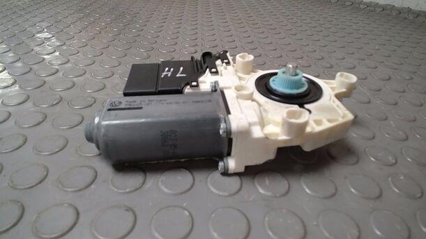 Foto: FENSTERHEBERMOTOR HINTEN LINKS eines VW Touran 1.9 TDI