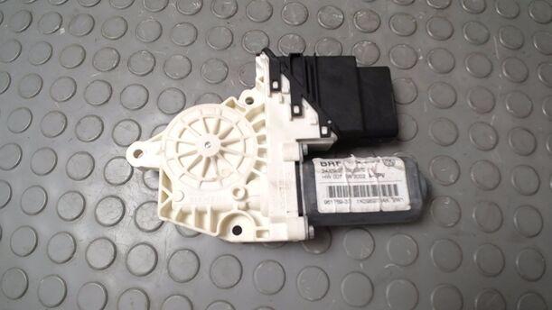 Foto: FENSTERHEBERMOTOR HINTEN LINKS eines VW Touran 1.9 TDI