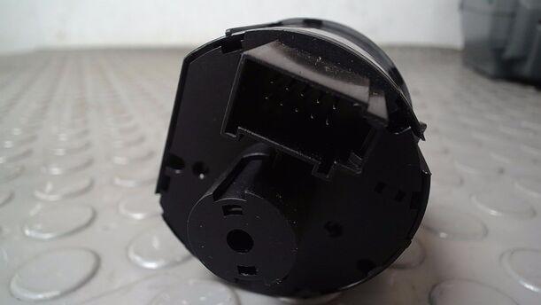 Foto: LICHTSCHALTER eines VW Touran 1.9 TDI