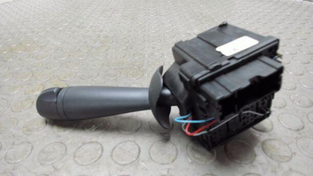 Foto: SCHEIBENWISCHERSCHALTER eines Renault Twingo SCe 70