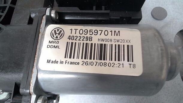 Foto: FENSTERHEBER ELEKTRISCH VORN LINKS eines VW Touran 1.9 TDI CD