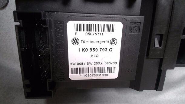 Foto: FENSTERHEBER ELEKTRISCH VORN LINKS eines VW Touran 1.9 TDI CD