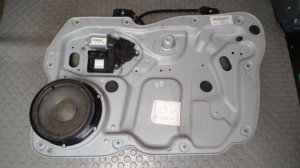Foto: FENSTERHEBER ELEKTRISCH VORN RECHTS eines VW Touran 1.9 TDI CD