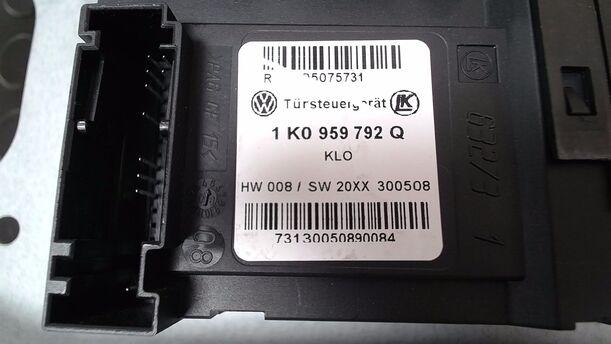 Foto: FENSTERHEBER ELEKTRISCH VORN RECHTS eines VW Touran 1.9 TDI CD