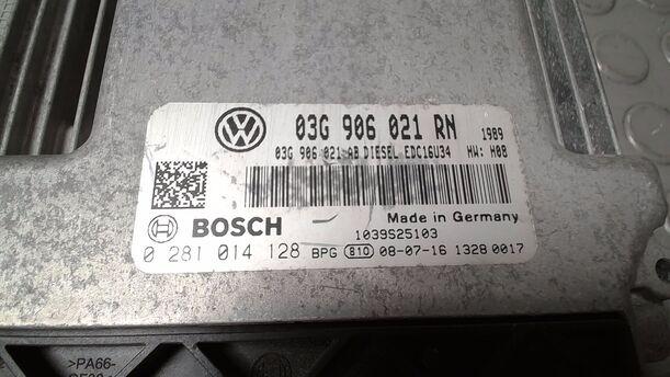 Foto: STEUERGERÄT EINSPRITZUNG/ MOTORSTEUERGERÄT eines VW Touran 1.9 TDI CD