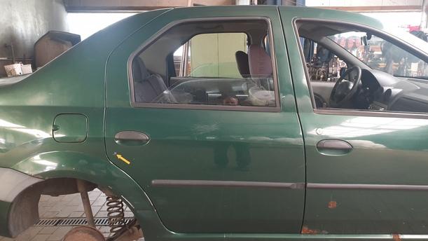 Foto: TÜR HINTEN RECHTS eines Dacia Logan 1.4 CD