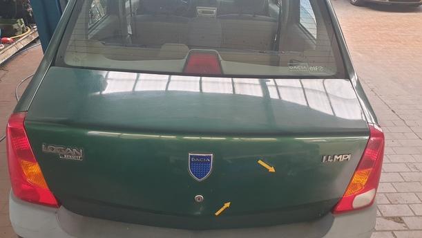 Foto: HECKDECKEL / HECKKLAPPE eines Dacia Logan 1.4 CD