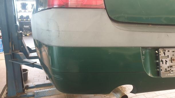 Foto: STOSSFÄNGER / STOßSTANGE HINTEN eines Dacia Logan 1.4 CD