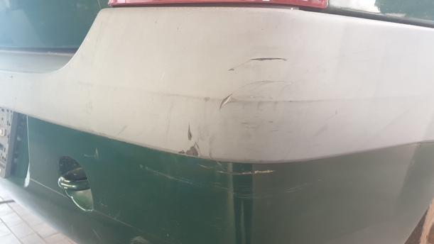 Foto: STOSSFÄNGER / STOßSTANGE HINTEN eines Dacia Logan 1.4 CD