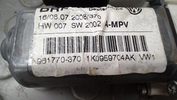 Foto: FENSTERHEBERMOTOR HINTEN RECHTS eines VW Touran 1.9 TDI CD