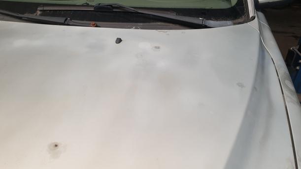 Foto: MOTORHAUBE eines Volvo V70 T5 GL