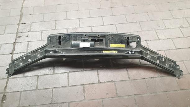 Foto: SCHLOSSTRÄGER / FRONTBLECH eines Volvo V70 T5 GL