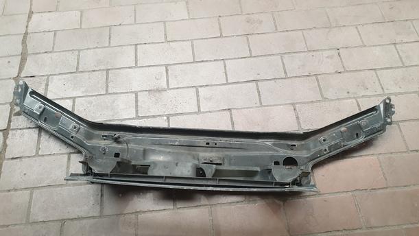 Foto: SCHLOSSTRÄGER / FRONTBLECH eines Volvo V70 T5 GL