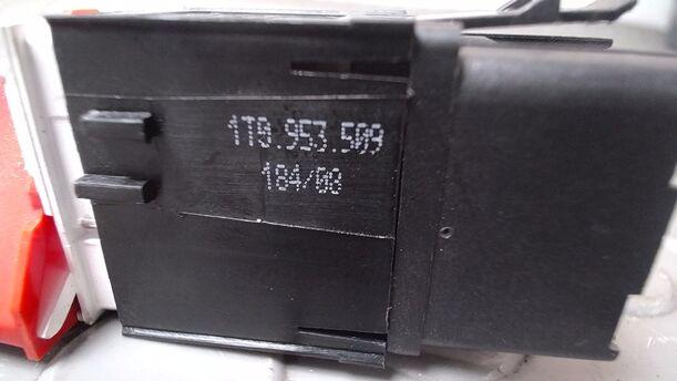 Foto: WARNBLINKSCHALTER/ SCHALTER WARNBLINKANLAGE eines VW Touran 1.9 TDI CD