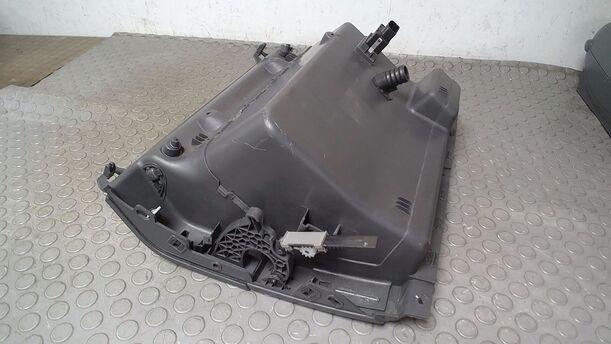 Foto: HANDSCHUHFACH eines VW Touran 1.9 TDI CD