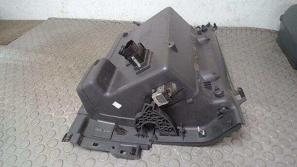 Foto: HANDSCHUHFACH eines VW Touran 1.9 TDI CD