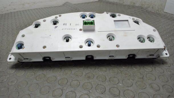Foto: TACHOEINHEIT / KOMBIINSTRUMENT eines Volvo V70 T5 CD