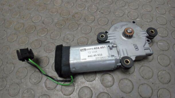 Foto: SCHIEBEDACHMOTOR eines Volvo V70 T5 CD