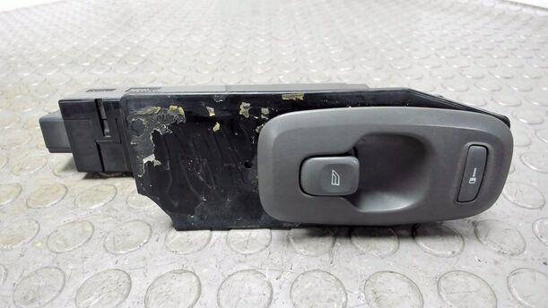 Foto: FENSTERHEBERSCHALTER VORNE RECHTS eines Volvo V70 T5 CD
