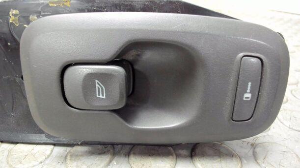 Foto: FENSTERHEBERSCHALTER VORNE RECHTS eines Volvo V70 T5 CD