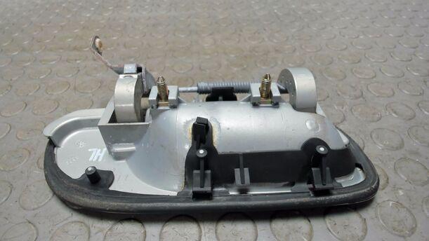 Foto: TÜRAUSSENGRIFF HINTEN LINKS eines Volvo V70 T5 CD