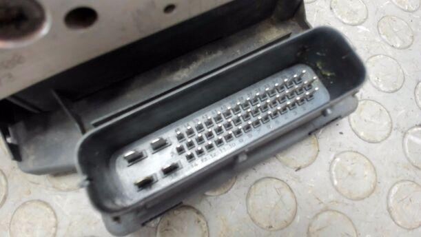 Foto: HAUPTBREMSAGGREGAT ABS eines Volvo V70 T5 CD
