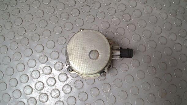 Foto: VAKUUMPUMPE ( PIERBURG ) eines Nissan Almera 1.5 dCi CD