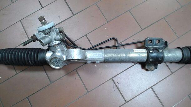 Foto: SERVOLENKUNG/ LENKGETRIEBE eines Nissan Almera 1.5 dCi CD
