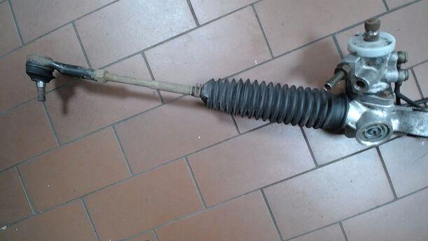 Foto: SERVOLENKUNG/ LENKGETRIEBE eines Nissan Almera 1.5 dCi CD