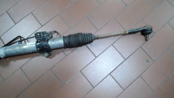 Foto: SERVOLENKUNG/ LENKGETRIEBE eines Nissan Almera 1.5 dCi CD