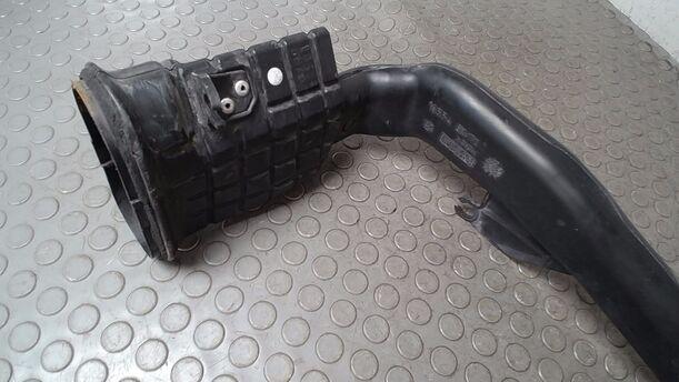 Foto: LUFTFILTERSCHLAUCH/ SCHLAUCH LUFTFILTER eines Nissan Almera 1.5 dCi