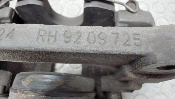 Foto: BREMSSATTEL VORNE RECHTS eines Volvo V70 T5