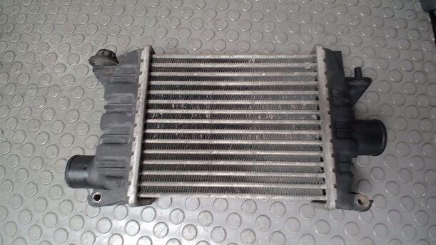 Foto: LADELUFTKÜHLER eines Nissan Almera 1.5 dCi
