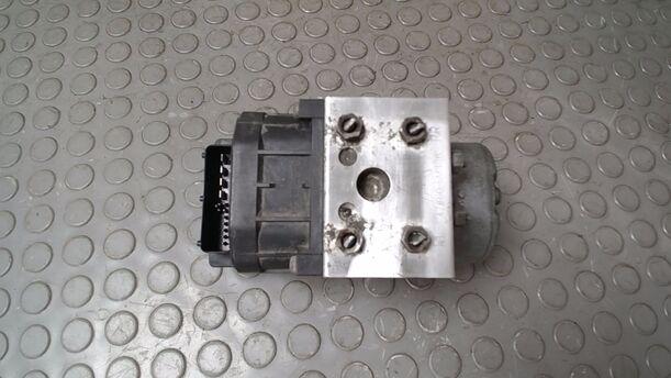 Foto: HAUPTBREMSAGGREGAT ABS eines Nissan Almera 1.5 dCi