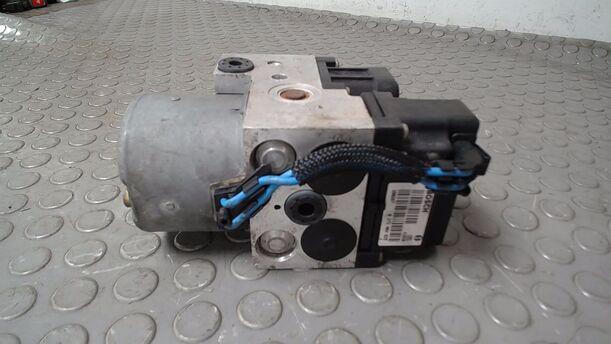 Foto: HAUPTBREMSAGGREGAT ABS eines Nissan Almera 1.5 dCi