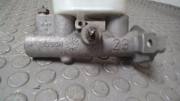 Foto: HAUPTBREMSZYLINDER eines Nissan Almera 1.5 dCi