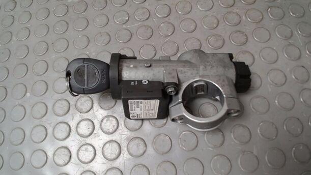 Foto: ZÜNDSCHLOSS/ SCHLIESSZYLINDER eines Nissan Almera 1.5 dCi